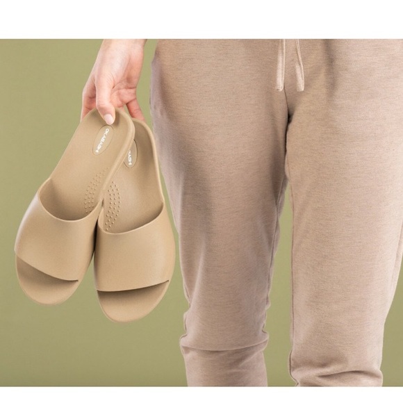 Okabashi Sandals - Picture 5 of 5